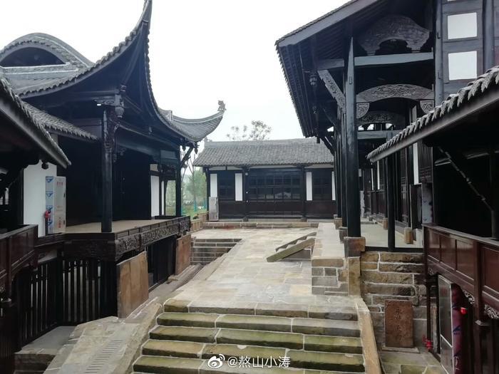 焕然一新的观音阁，历史底蕴深厚的老街，漂亮的沿河步道