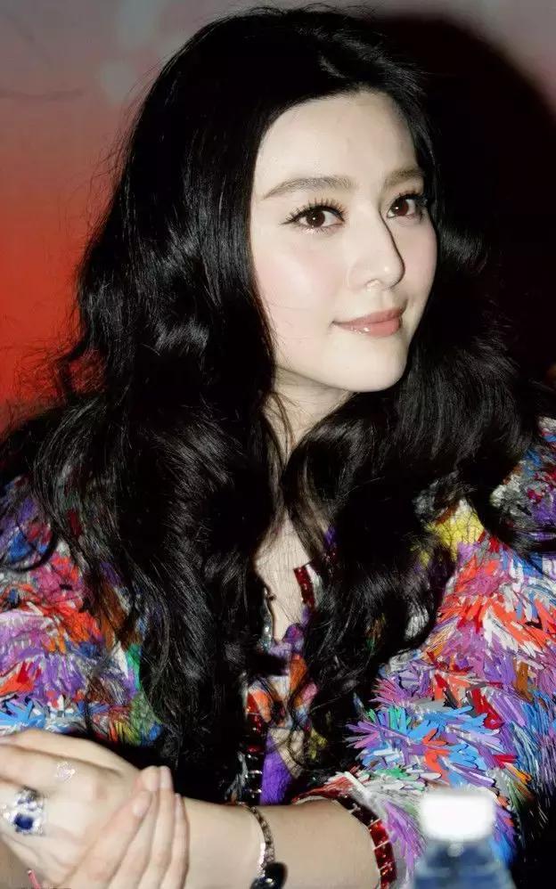 洪金宝范冰冰打胎黑历史，鹿晗关晓彤已有孩子？