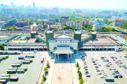 这个火车站至今已有120年历史,当时的旧站是广东省的第一条铁路