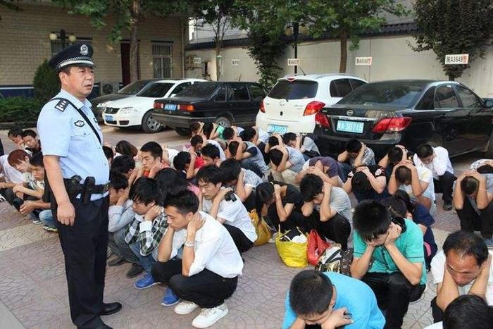 揭秘：传销组织头目给下面人发工资的方法，简直是“完美”