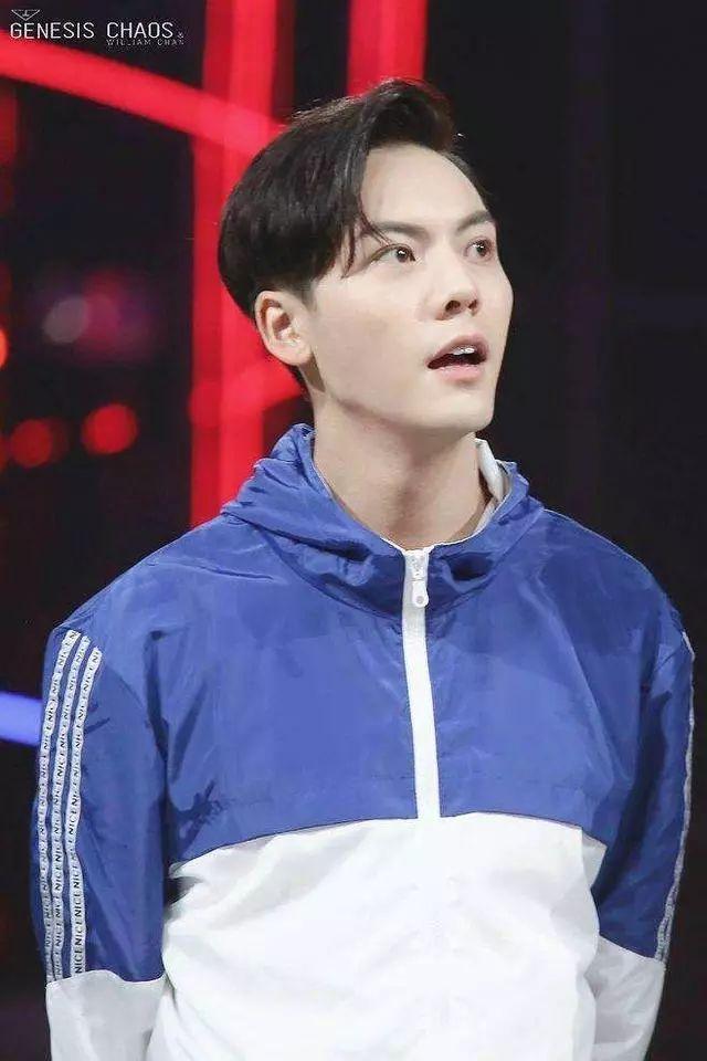 男人两边剪短，19年男士发型试试这几款？