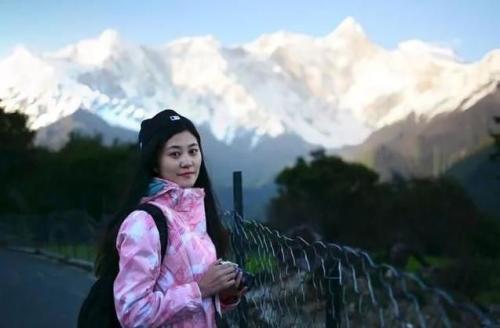 川藏线上穷游女举着的暗语是什么意思？为何会选择用一些暗语呢？