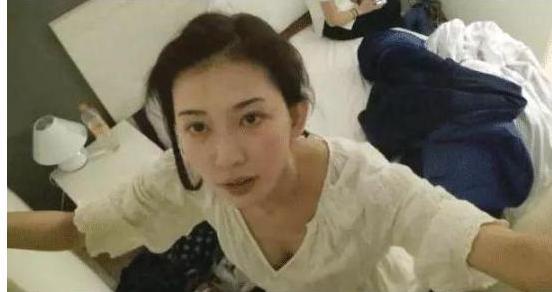 林志玲真人床上素颜照，真是便宜那日本男人，心都碎了