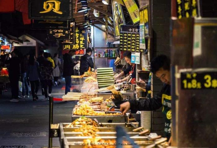 武汉三大经典美食街，每一条都是吃货的天堂，进去了就不想出来