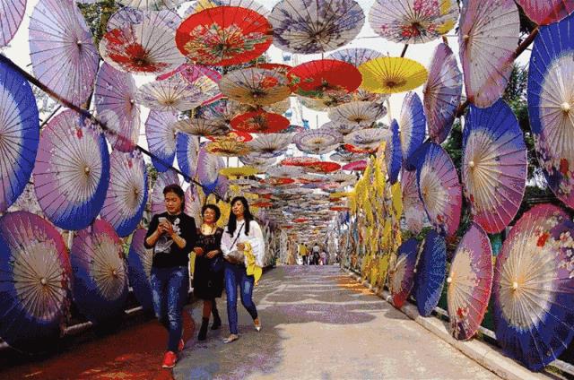 大马戏、美食节、玻璃栈道，东莞观音山承包你整个五一