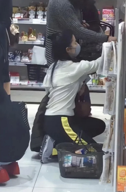 惊艳!刘亦菲现身美国富人区 网友爆料:或将在美长期发展!