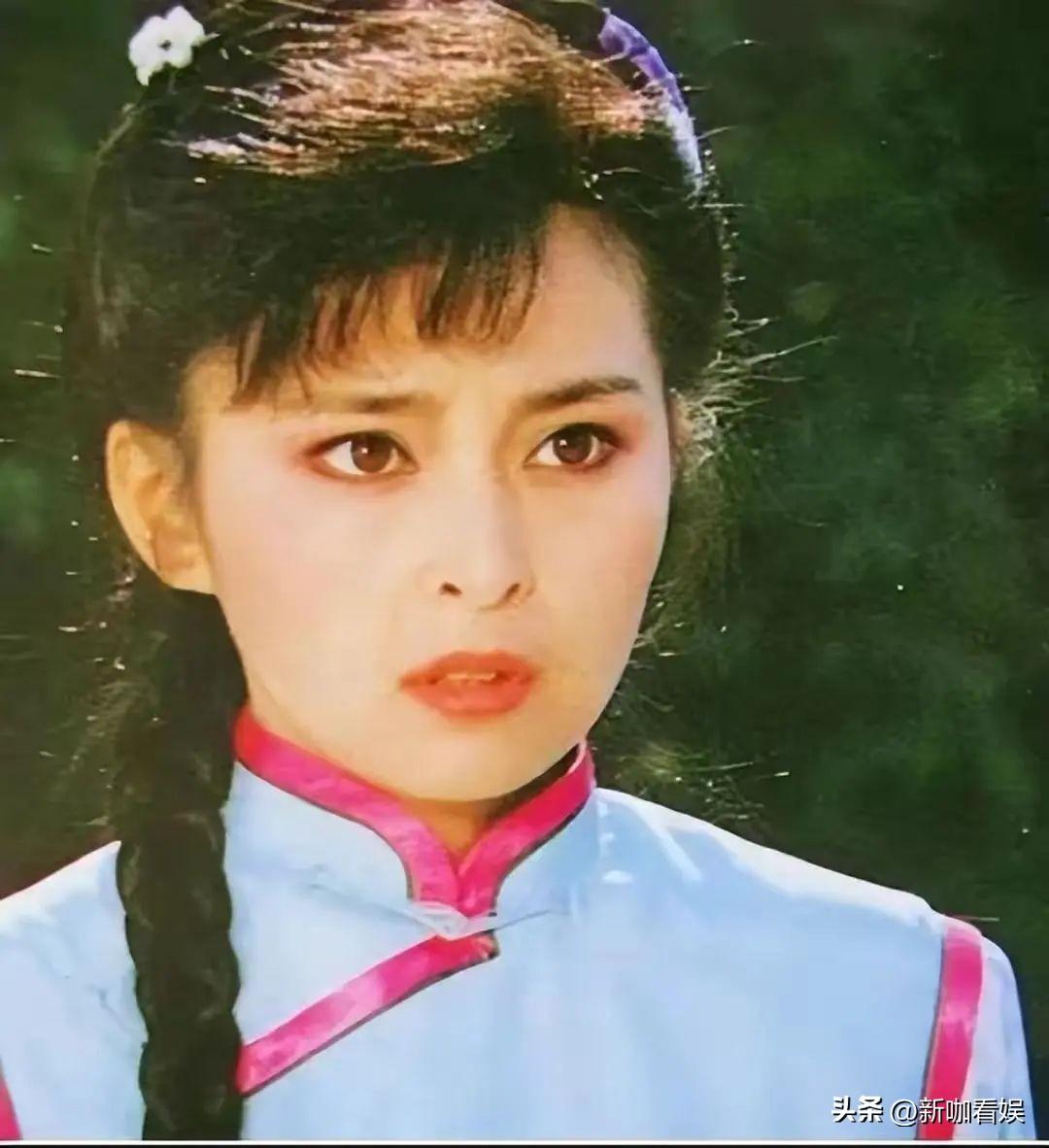 与黄志忠离婚11年的何音,如今彻底放飞,国外生活太惬意!