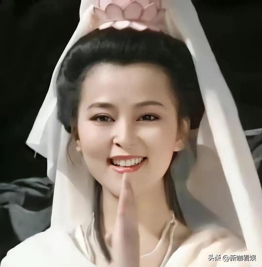 与黄志忠离婚11年的何音,如今彻底放飞,国外生活太惬意!