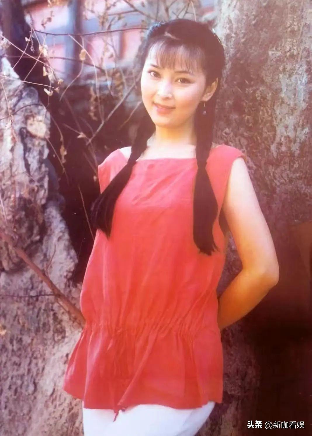 与黄志忠离婚11年的何音,如今彻底放飞,国外生活太惬意!