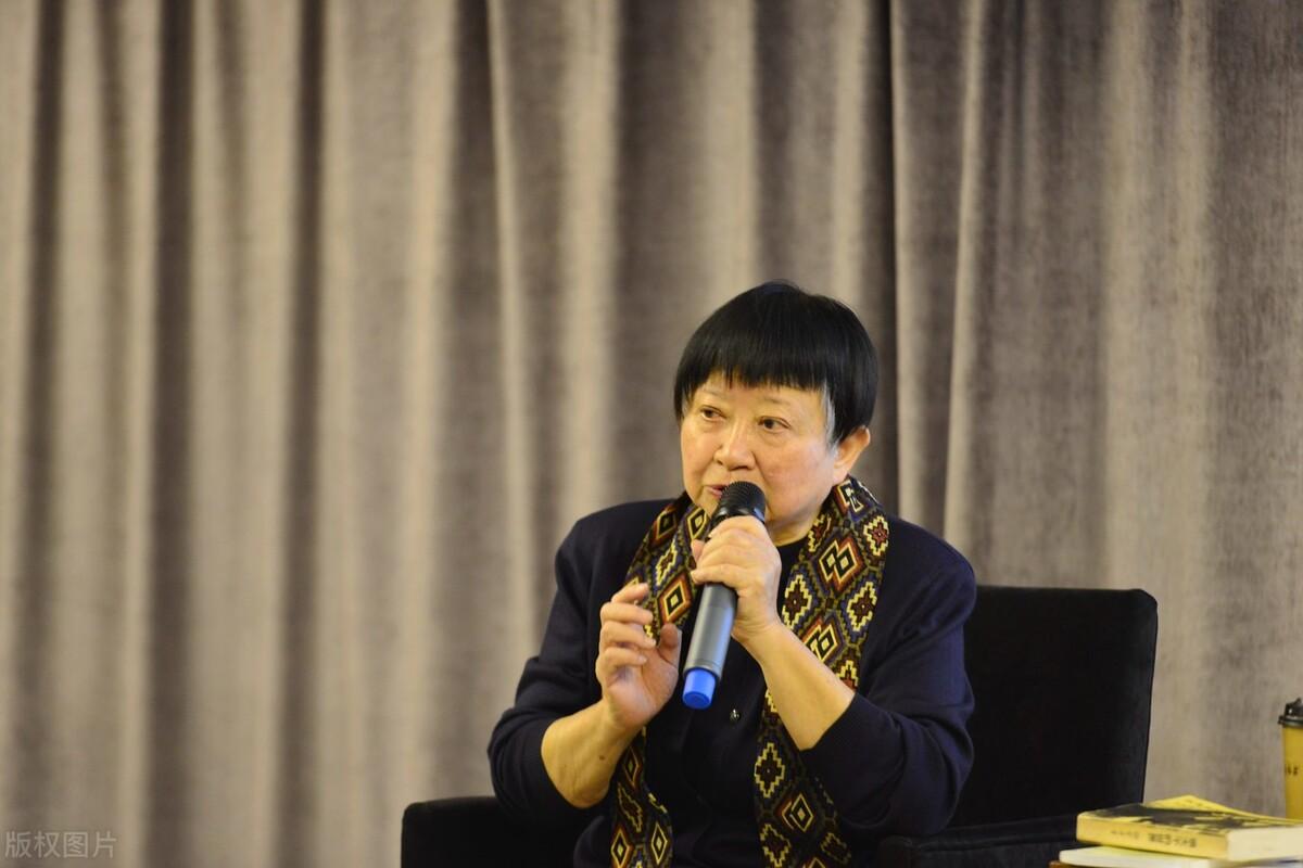 张晓风的简介(著名女散文家,张晓风十句格言,句式绚丽多姿,读完让人流连忘返)