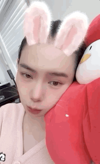 戚薇二胎产后未瘦至90斤压力大,脱发严重头皮抢镜,发际线上移