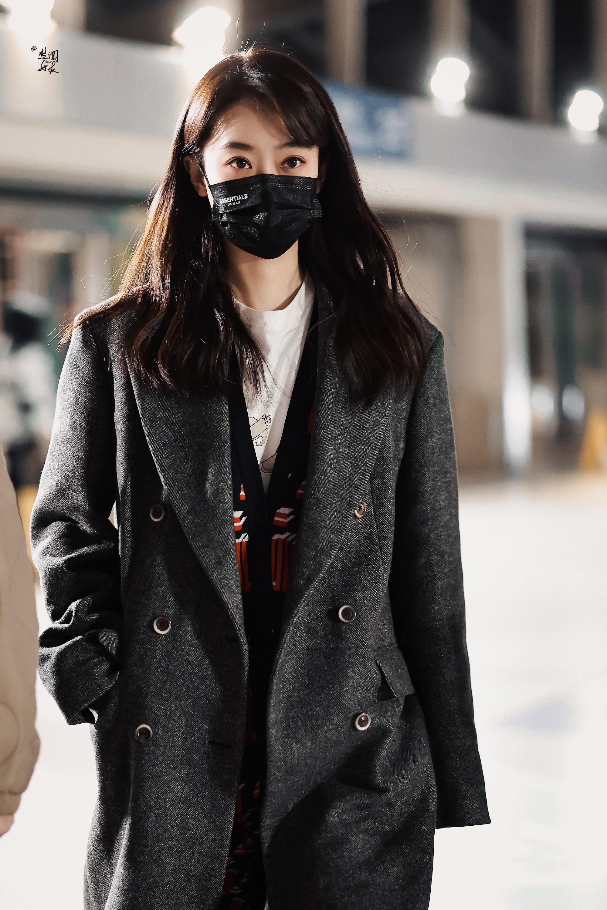 看了那么多明星穿大衣,还是张小斐最合我眼,简约又高级,好看