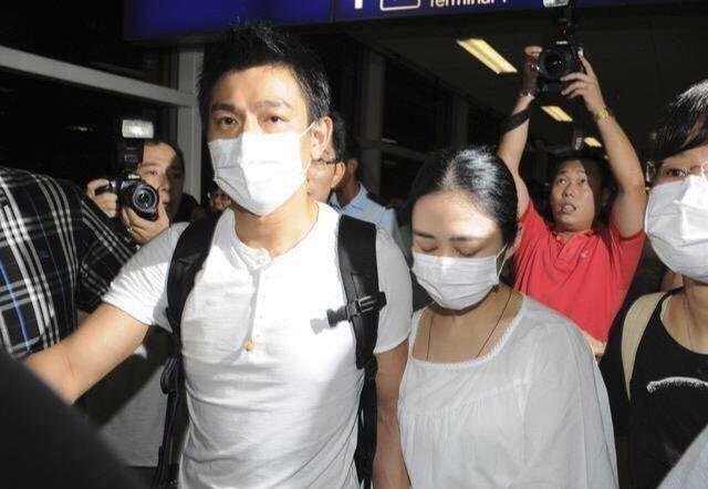 刘德华老婆是谁(刘德华首次长谈老婆朱丽倩：我欠她一个婚礼)