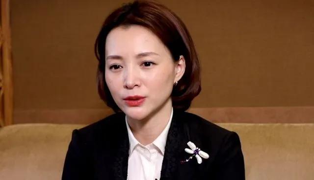 董卿的老公是谁，春雷：靠前妻赚大钱，如今却失联、成老赖，疑似被抓过