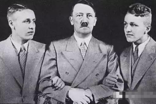 希特勒在生活当中有哪些爱好?有哪些生活习惯?