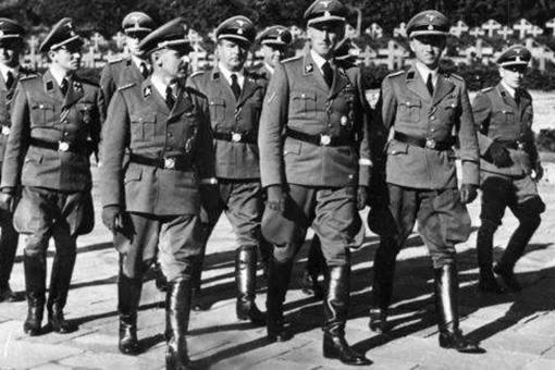 舒伦堡与海德里希的关系如何?