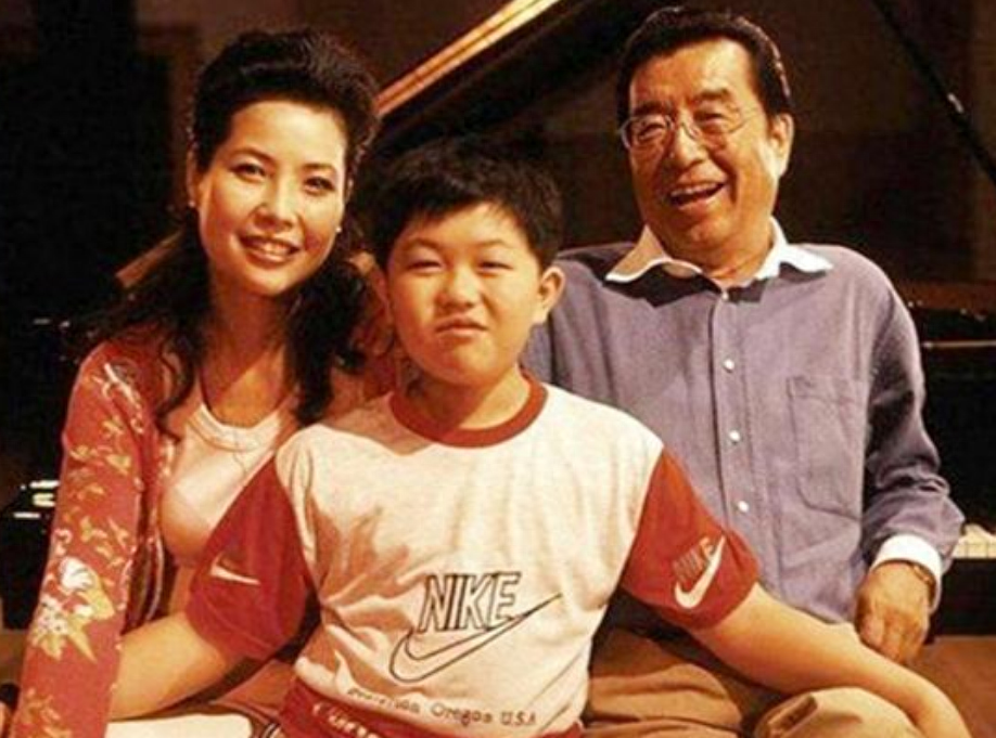 中国高音歌唱家李双江的人生路个人资料