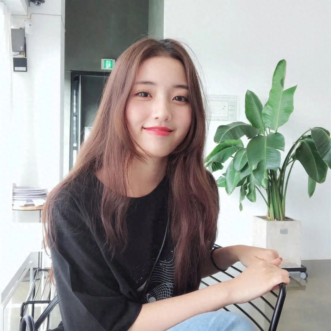郑多彬的个人资料  她被称为“南韩最美童星”，00后 肤白貌美酷似徐璐