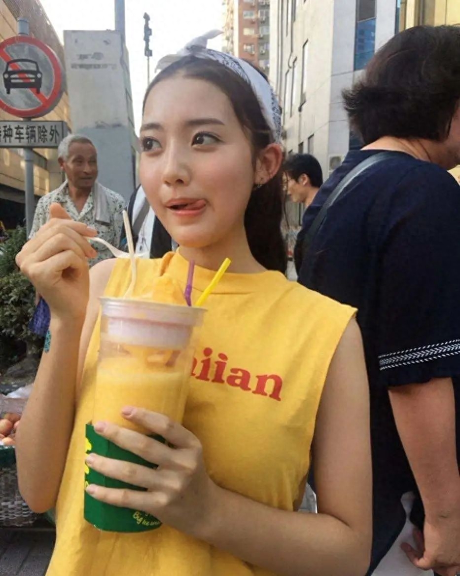 郑多彬的个人资料  她被称为“南韩最美童星”，00后 肤白貌美酷似徐璐