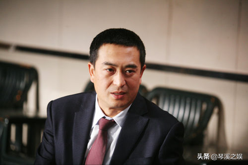 大叔张嘉译：一婚娶千金小姐被骂吃软饭，二婚娶知名演员被当成宝