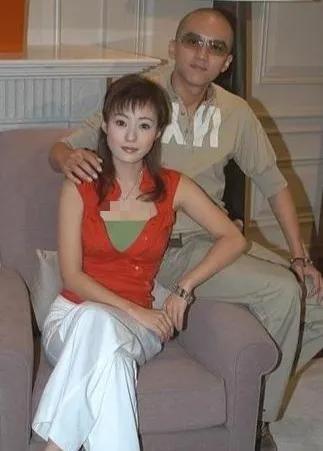 郝蕾：二婚嫁普通老公，生下双胞胎，离婚后生活状况如何？