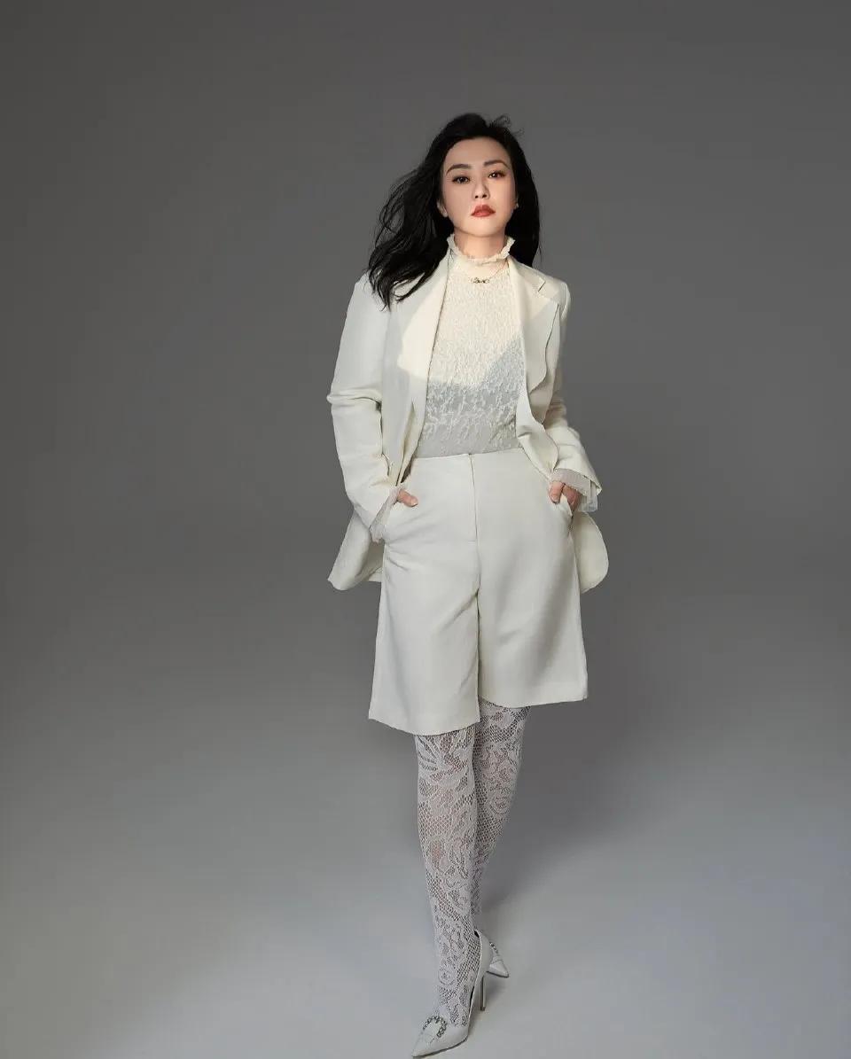 郝蕾：二婚嫁普通老公，生下双胞胎，离婚后生活状况如何？