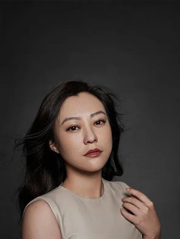 郝蕾：二婚嫁普通老公，生下双胞胎，离婚后生活状况如何？