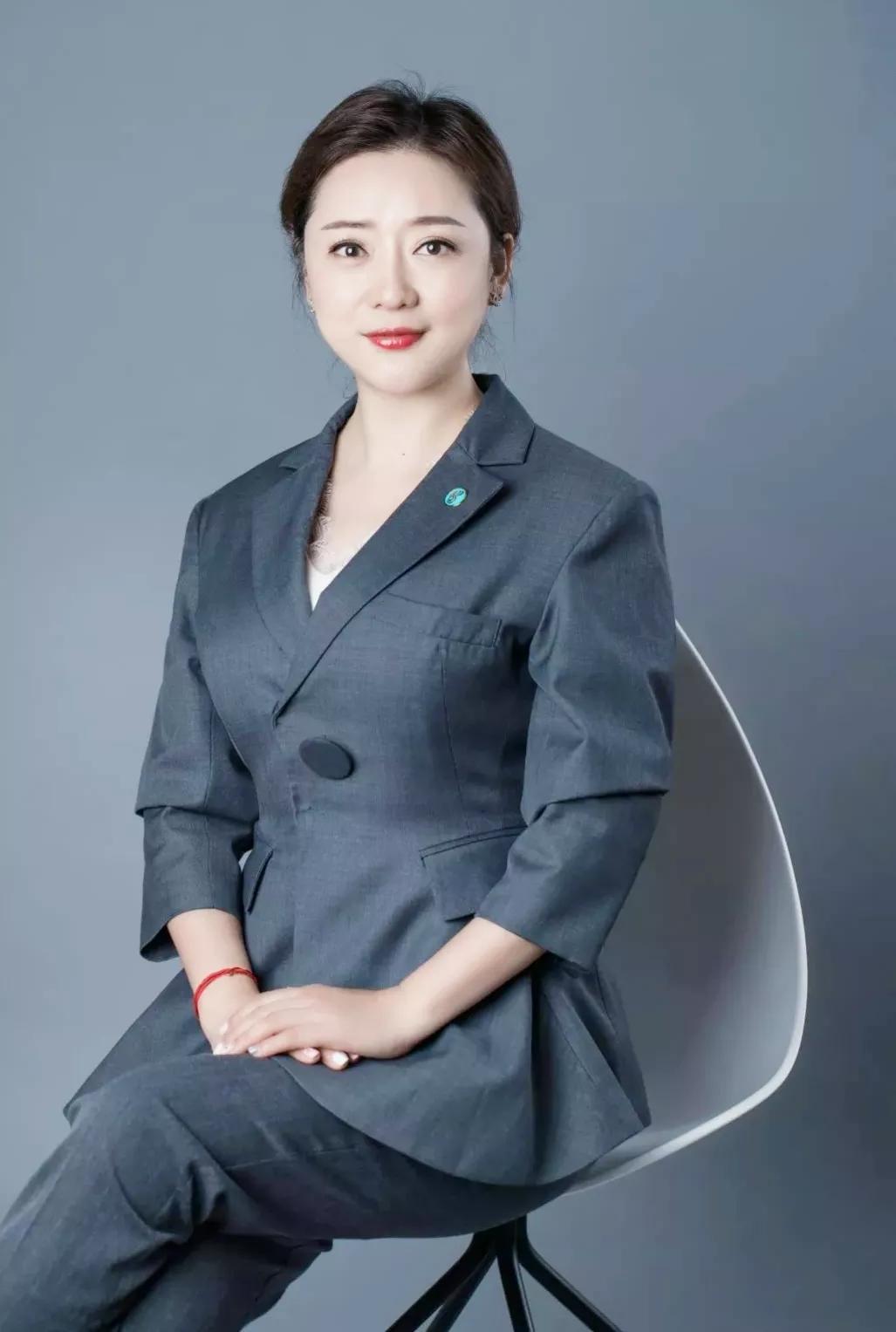 林海音简介个人资料（小英子告诉你什么叫“偶像的力量”！今天出生的名人作家：林海音）