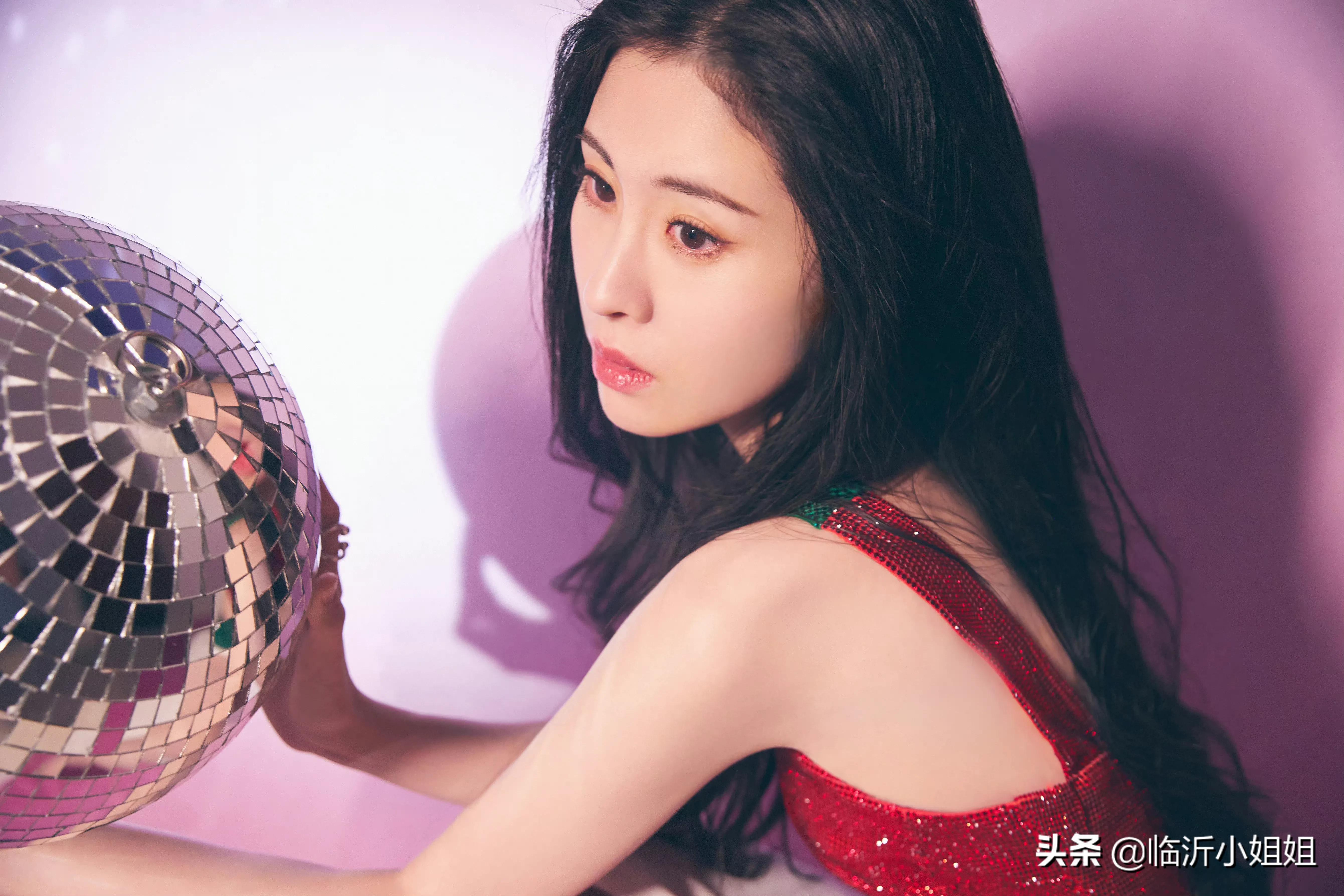 张碧晨简介 个人资料 ，才华横溢的美女歌手，温婉柔情的气质，太迷人