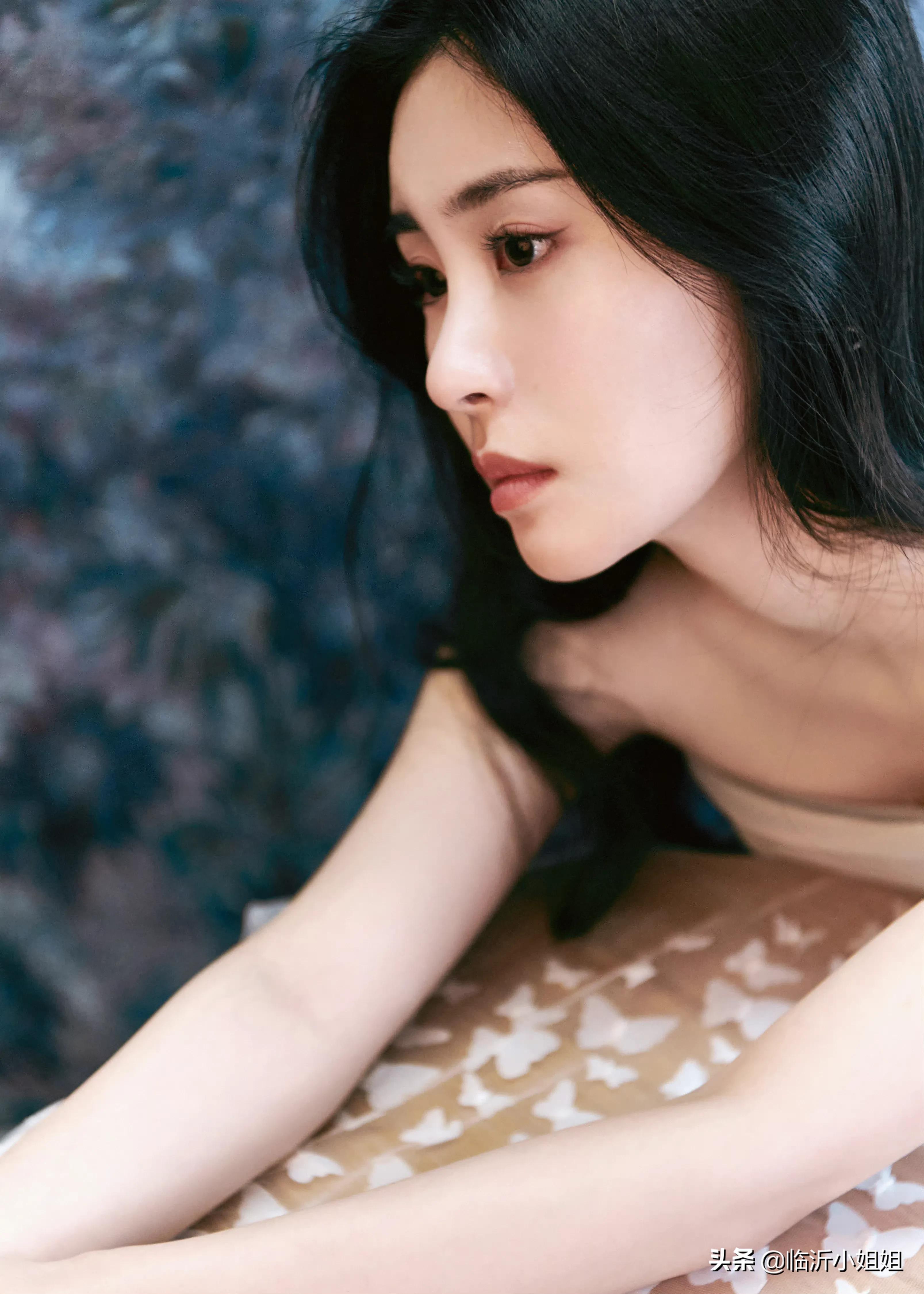 张碧晨简介 个人资料 ，才华横溢的美女歌手，温婉柔情的气质，太迷人