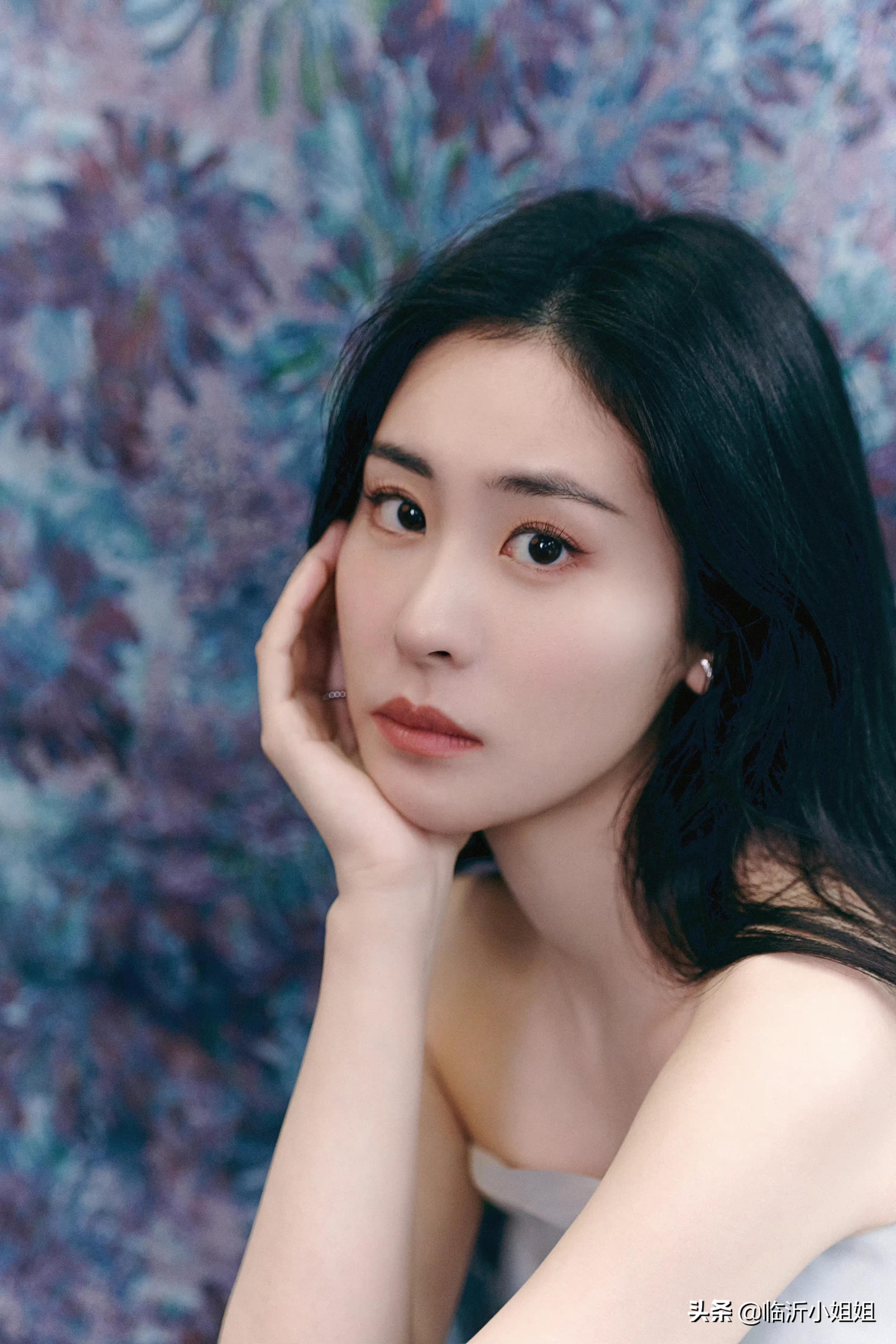张碧晨简介 个人资料 ，才华横溢的美女歌手，温婉柔情的气质，太迷人