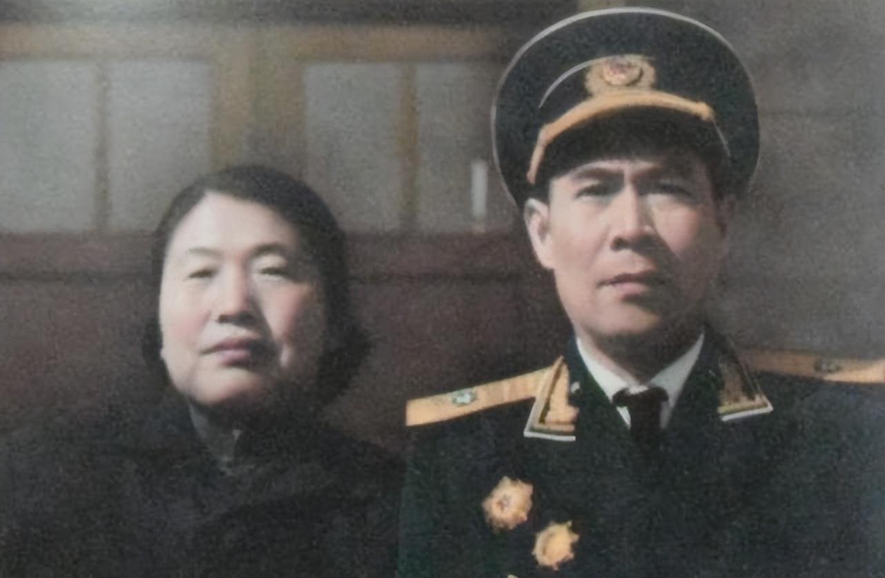 马龙个人资料简介及家世（穷小子身经百战成开国少将，屡当敢死队长不死，却死于车祸）