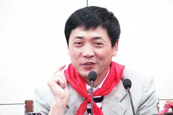 曹文轩简介个人资料（曹文轩是一位成功的书商）