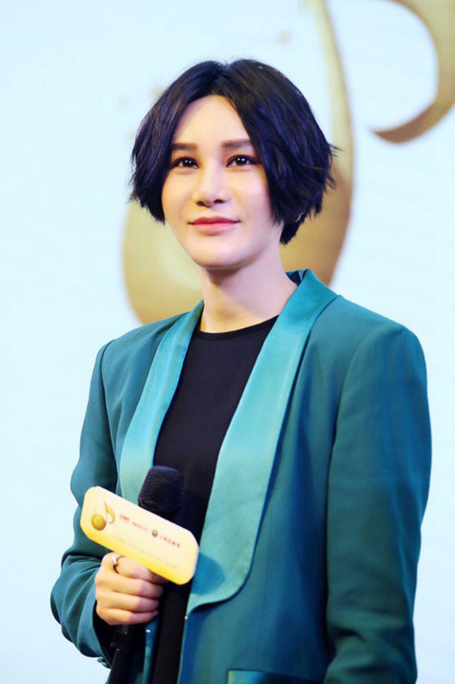 尚雯婕个人资料简介 “超女冠军”：早年父母离异，成名后是非不断，41岁仍未婚