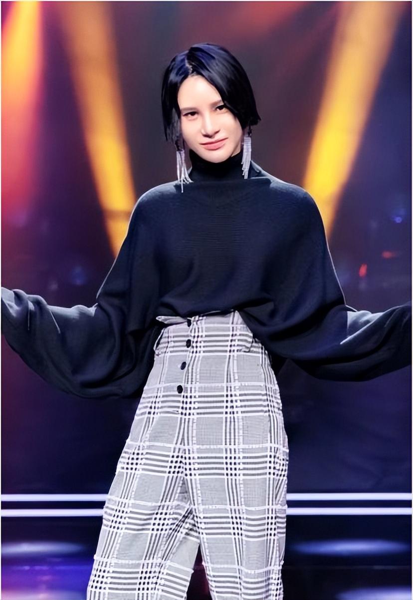 尚雯婕个人资料简介 “超女冠军”：早年父母离异，成名后是非不断，41岁仍未婚