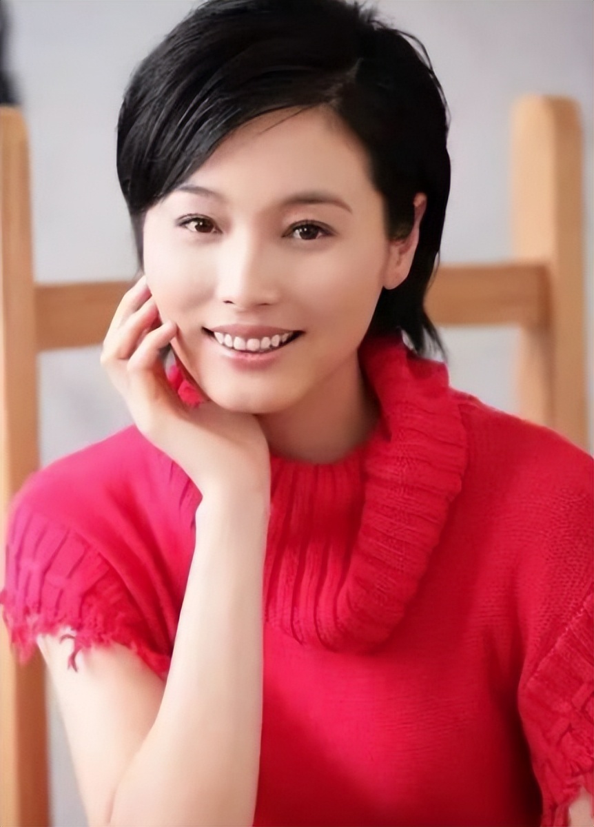 知名女星张延：父亲早逝最疼妈妈，我与丈夫有两个家