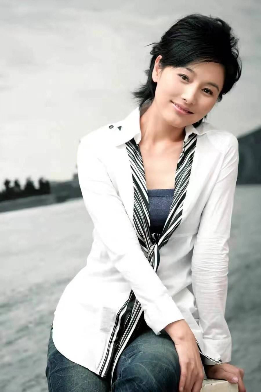 知名女星张延：父亲早逝最疼妈妈，我与丈夫有两个家