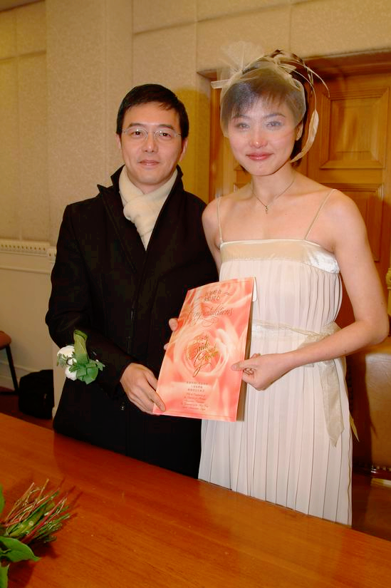 知名女星张延：父亲早逝最疼妈妈，我与丈夫有两个家