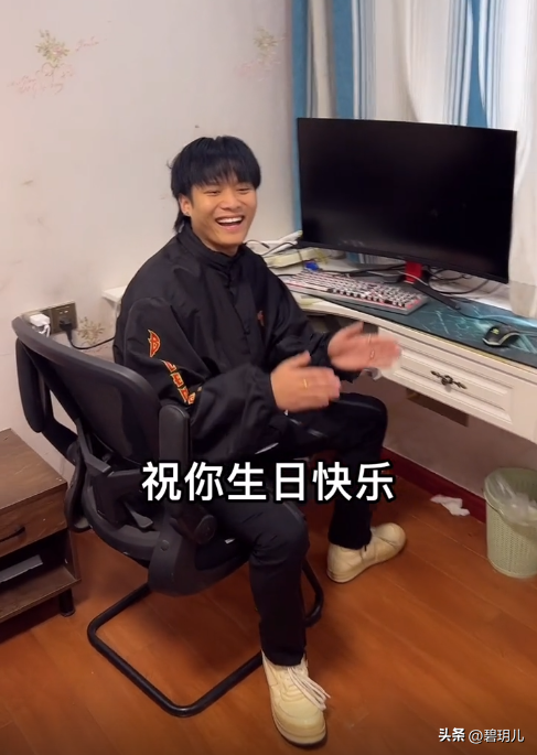 小杨哥个人资料简介哪里人（安徽95后小杨哥，粉丝数逼近1个亿，他们为什么那么招人追捧？）