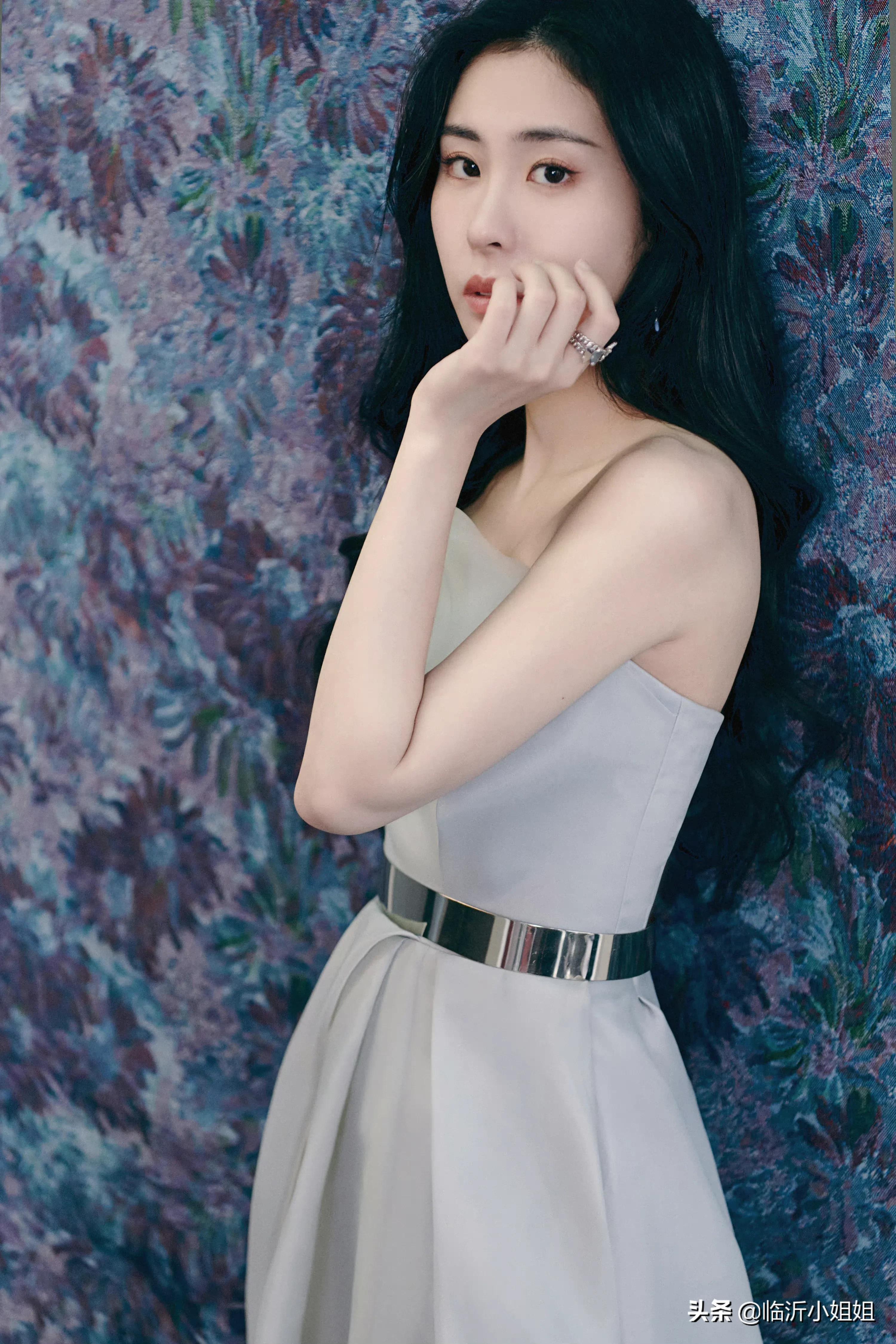 张碧晨简介 个人资料 ，才华横溢的美女歌手，温婉柔情的气质，太迷人