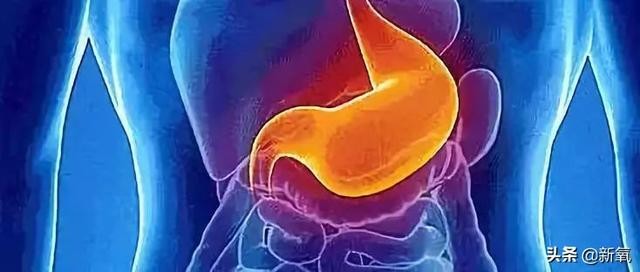 宋茜三瓶盖水事件过程(宋茜3口喝掉大杯饮料极度危害健康)