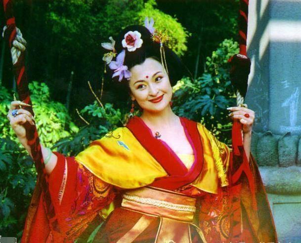 林芳兵版本杨贵妃对比(王璐瑶雍容大气)(3)