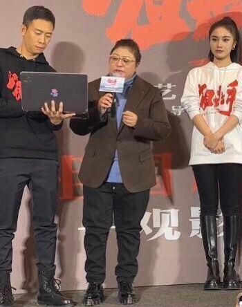 孙越岳云鹏李雪琴同台相声完整版(韩红李现潘斌龙现身狙击手首映礼)(3)