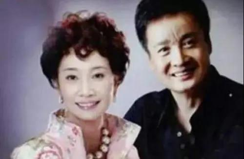 歌唱家阎维文的家庭情况(歌唱家阎维文娶初恋为妻)(11)