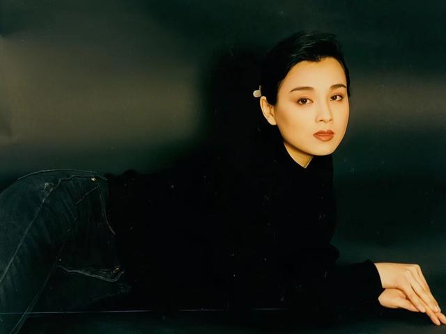 演员赵明明简历(和嫂子宋丹丹一样被英家人所伤)(11)