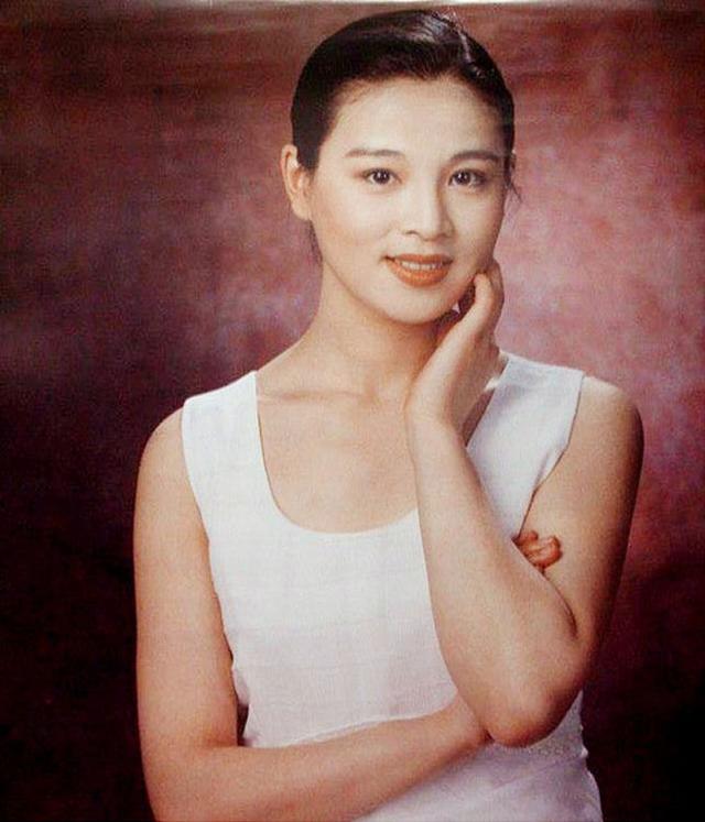 演员赵明明简历(和嫂子宋丹丹一样被英家人所伤)(27)