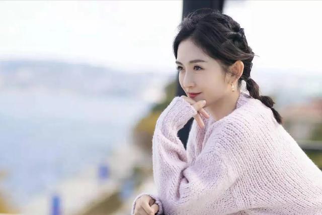 谢娜双胞胎女儿近照曝光(谢娜仨女儿首合照引关注)(2)