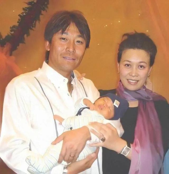 那英高峰儿子近况（和高峰同居10年遭抛弃）(12)