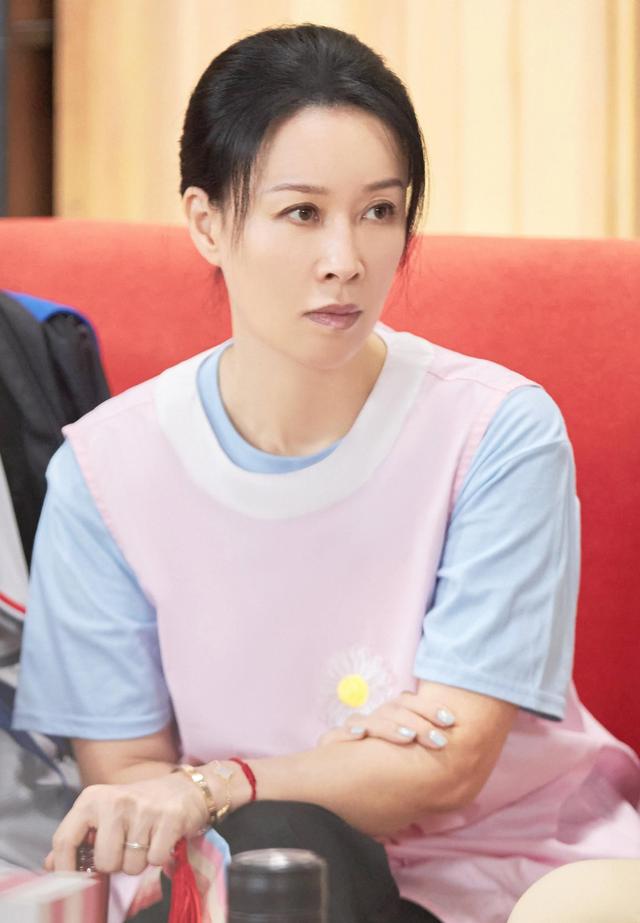 那英高峰儿子近况（和高峰同居10年遭抛弃）(1)