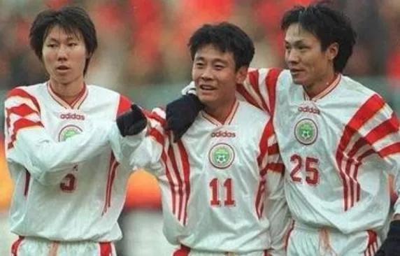 那英高峰儿子近况（和高峰同居10年遭抛弃）(4)